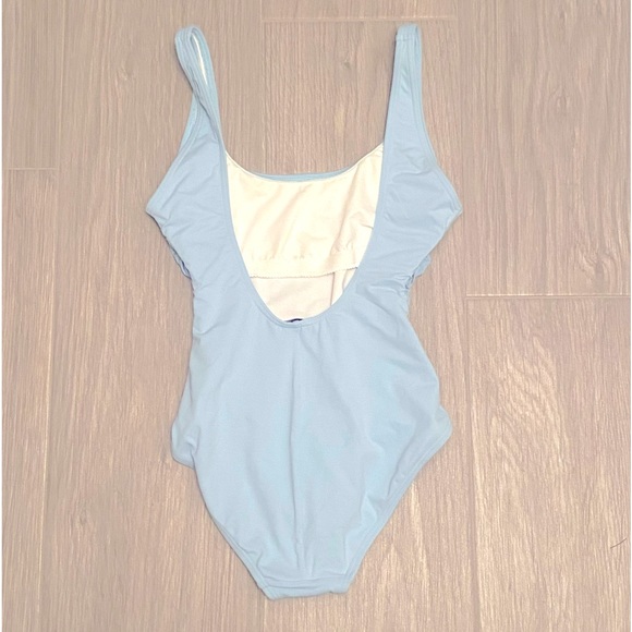 Carmen Marc Valvo Swimsuit - Picture 2 of 9